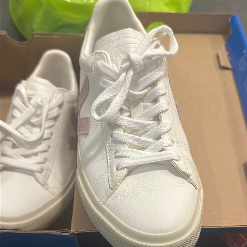 Veja White and Pink Women's Sneakers